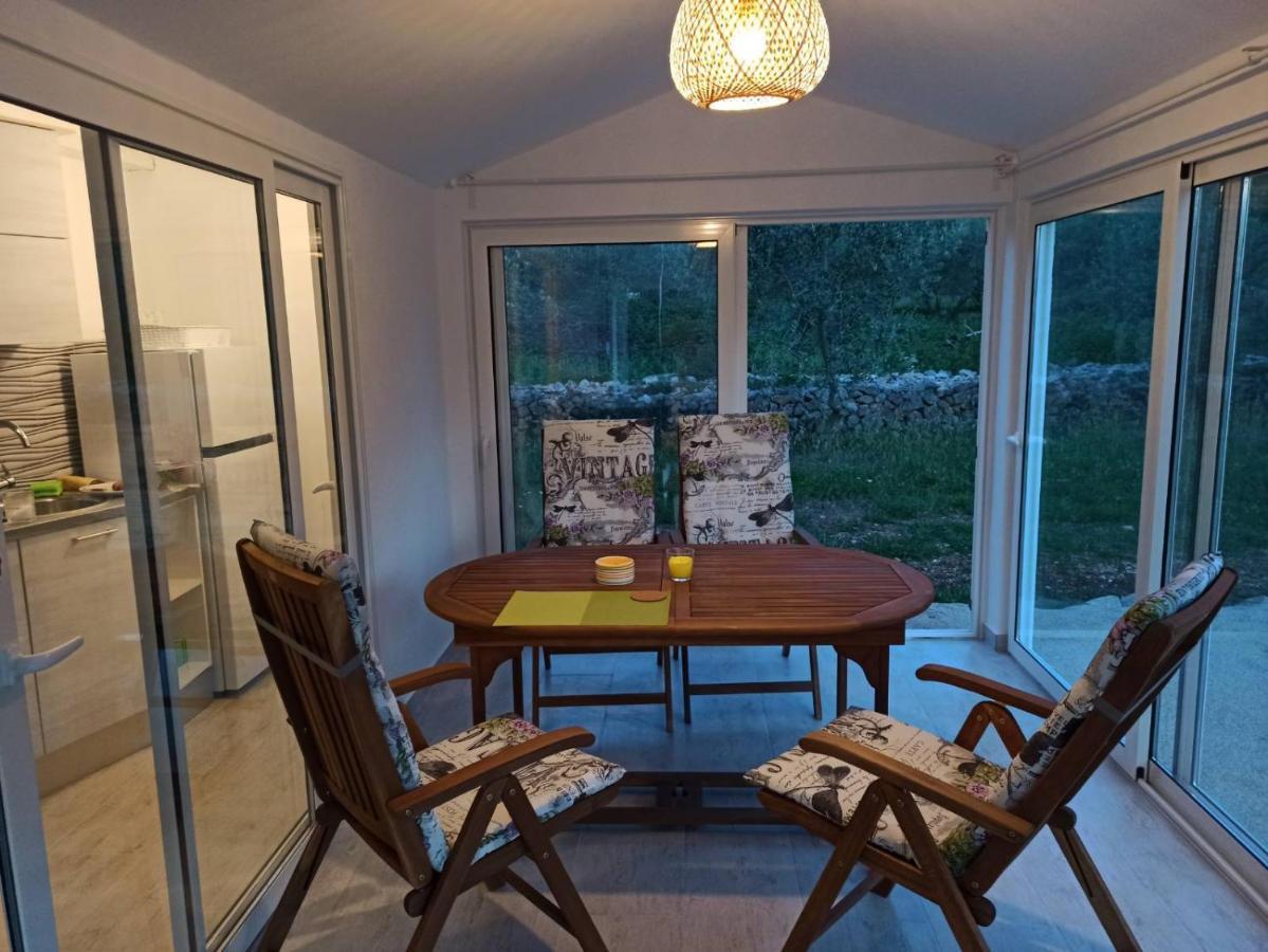 Holiday House Vela Vrta Sveti Ivan Dobrinjski 外观 照片